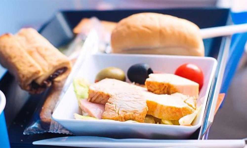 Loại thức ăn nên sử dụng khi đi máy bay